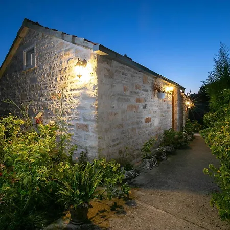 Апартаменты Stone House Harmony Zrnovo