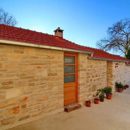 Апартаменты Stone House Harmony Zrnovo
